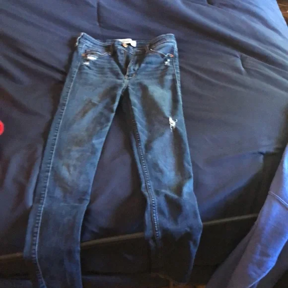 Abercrombie & Fitch Super Skinny High Rise Jeans. Size: 2s - Picture 5 of 12